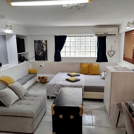 Apartman Art コトル エクステリア 写真
