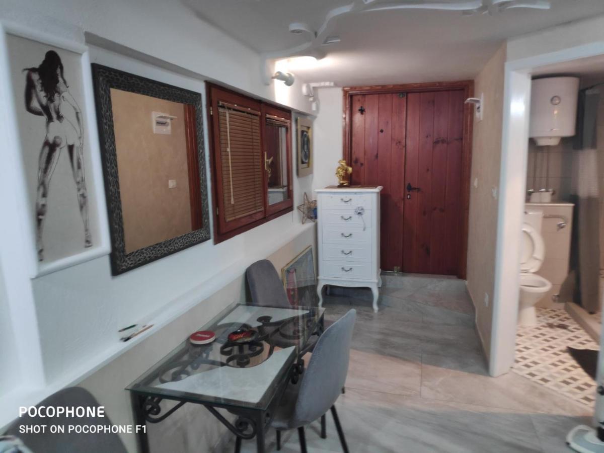 Apartman Art コトル エクステリア 写真
